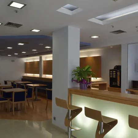 Del Port Hotell